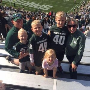 Meet your Posher, Elizabeth